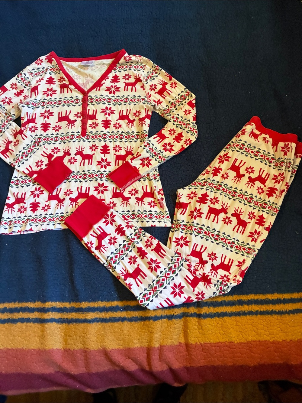 Hanna Andersson Red and Cream Reindeer Print Pajama Set